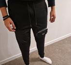 Prada joggingbroek zwart heren maat M nieuw, Kleding | Heren, Spijkerbroeken en Jeans, Ophalen of Verzenden, Nieuw, Zwart, W33 - W34 (confectie 48/50)