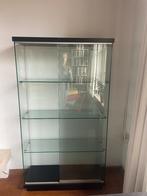 Glazen vitrinekast met 2 schuifdeuren, Huis en Inrichting, Kasten | Vitrinekasten, Ophalen, Met deur(en), 50 tot 100 cm, Zo goed als nieuw