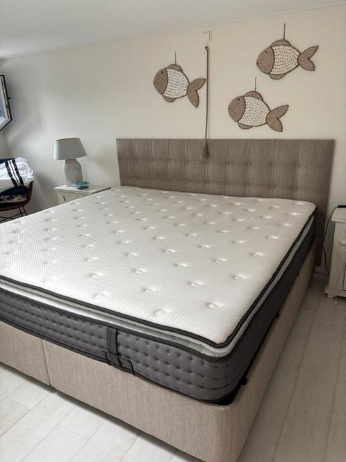 Yatas matras Als Nieuw! 200x200, Huis en Inrichting, Slaapkamer | Boxsprings, Zo goed als nieuw, 200 cm, Tweepersoons, Ophalen of Verzenden