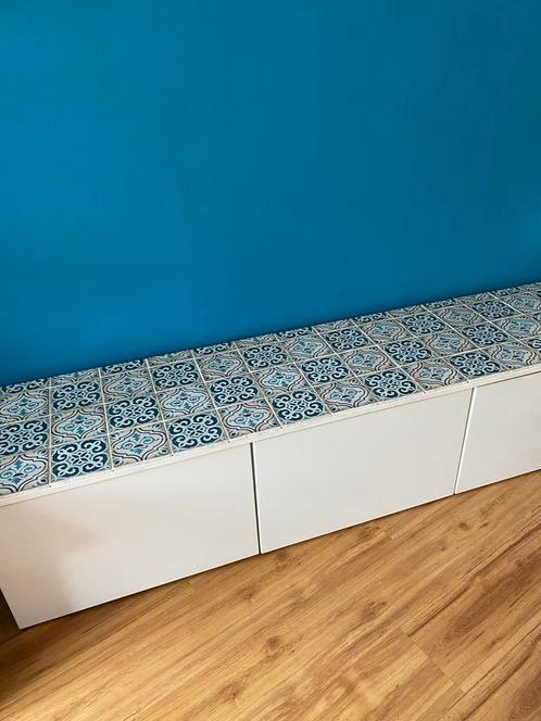 Witte kast met lades en betegelde bovenkant, Huis en Inrichting, Kasten | Dressoirs, Zo goed als nieuw, 150 tot 200 cm, 25 tot 50 cm