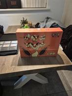 Pokemon Flareon VMAX Advanced Gift Box, Hobby en Vrije tijd, Verzamelkaartspellen | Pokémon, Ophalen of Verzenden, Nieuw, Boosterbox