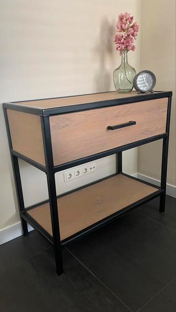 Zware industriële, grey wash eiken sitetable / dressoir beschikbaar voor biedingen