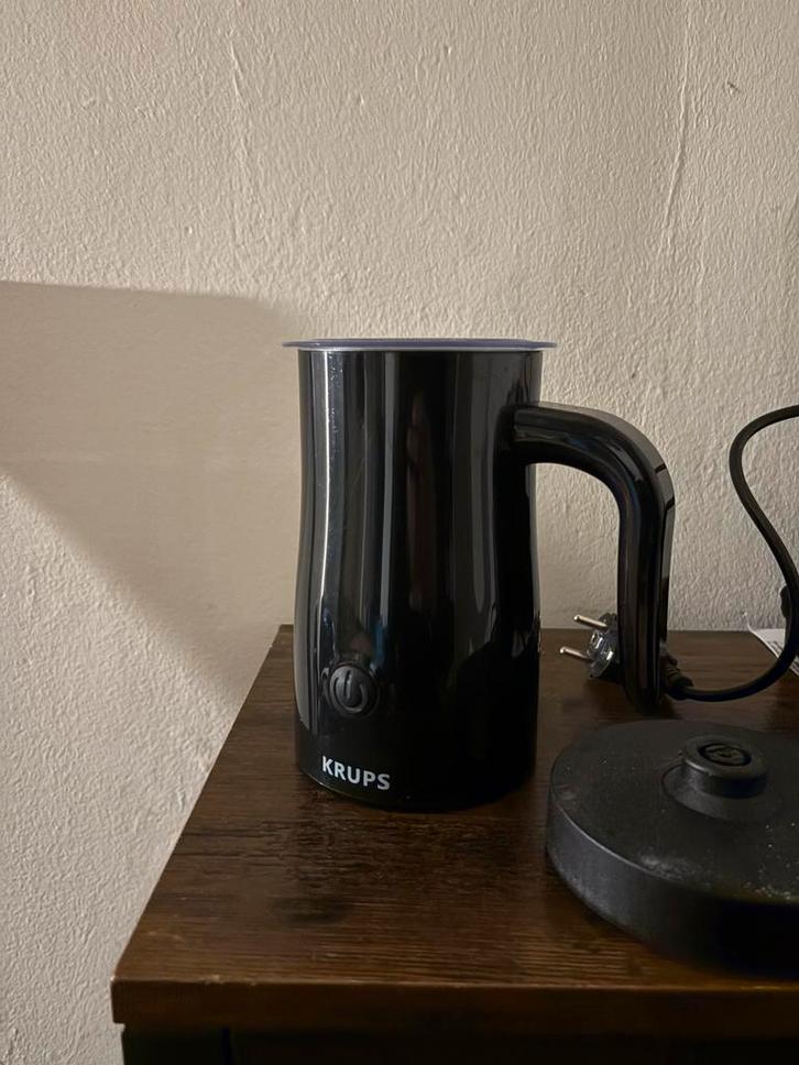 Krups Melkopschuimer ZGAN, Witgoed en Apparatuur, Melkopschuimers, Zo goed als nieuw, Elektrische melkopschuimer, Ophalen of Verzenden