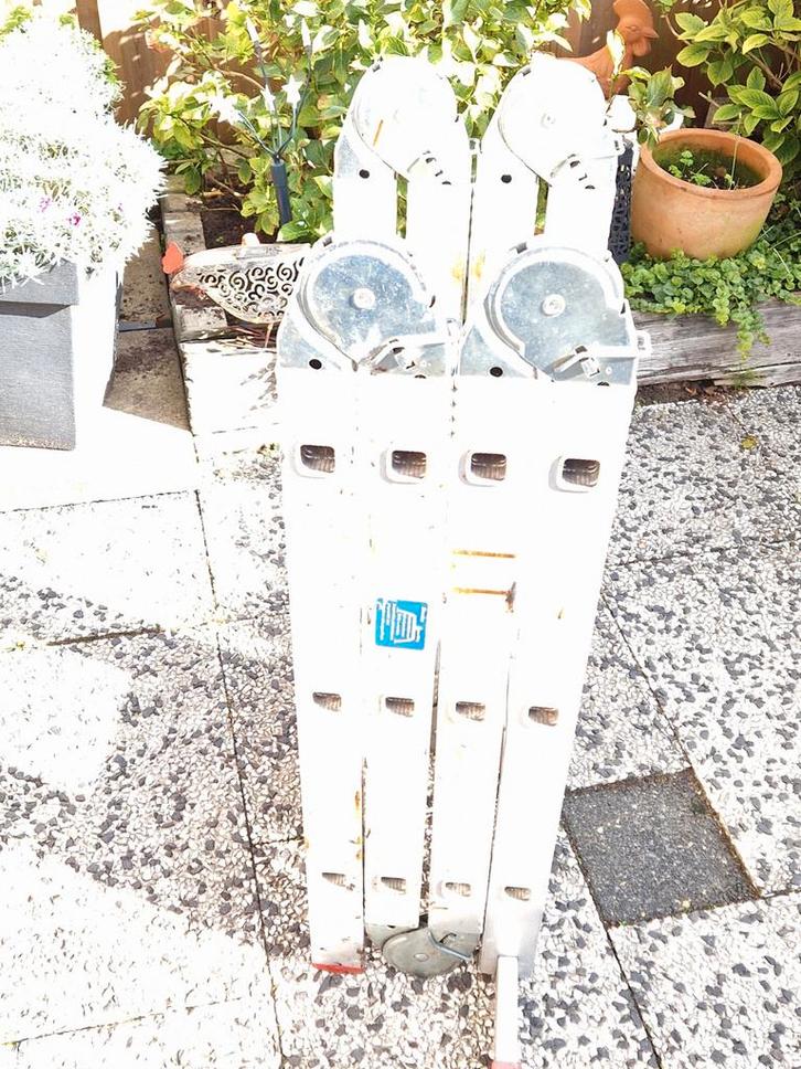 Uitklapbare Ladder - Handig en Compact!, Doe-het-zelf en Verbouw, Ladders en Trappen, Ophalen