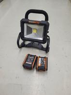 Bouwlamp met 2 oplaadbare accu.s van worx, Ophalen of Verzenden, Zo goed als nieuw, Minder dan 50 watt, Lamp