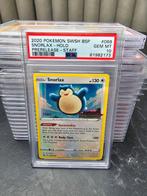 2020 Snorlax Holo Prerelease STAFF #068 PSA 10, Hobby en Vrije tijd, Verzamelkaartspellen | Pokémon, Ophalen of Verzenden, Losse kaart