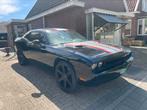 Dodge Challenger v6 met titel invoeren rechten betaald, Auto's, Automaat, Zwart, 320 pk, Traction-control