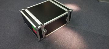 19" versterkercase Afm: 4 HE (18 cm) dubbele deksels.   beschikbaar voor biedingen