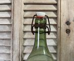 Antieke Franse lichtgroene beugeldop fles met ziel, Ophalen of Verzenden