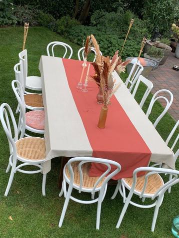 12 witte bistrostoeltjes met of zonder kussen; ook per stuk beschikbaar voor biedingen