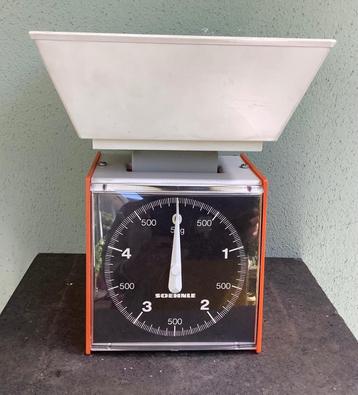 VINTAGE KEUKENWEEGSCHAAL JAREN 50-60 beschikbaar voor biedingen