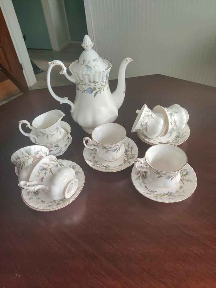 Royal Albert Brigadoon Servies - Kopjes, Koffiepot, Huis en Inrichting, Keuken | Servies, Gebruikt, Compleet servies, Overige stijlen