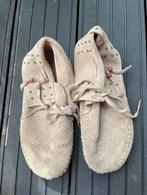 IZGAN! bizagympen beige suede met veters/kraaltjes mt 36, Beige, Ophalen of Verzenden, Sneakers of Gympen, Zo goed als nieuw