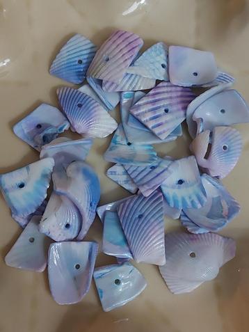 Set Blauw/paars/roze schelpkralen  beschikbaar voor biedingen
