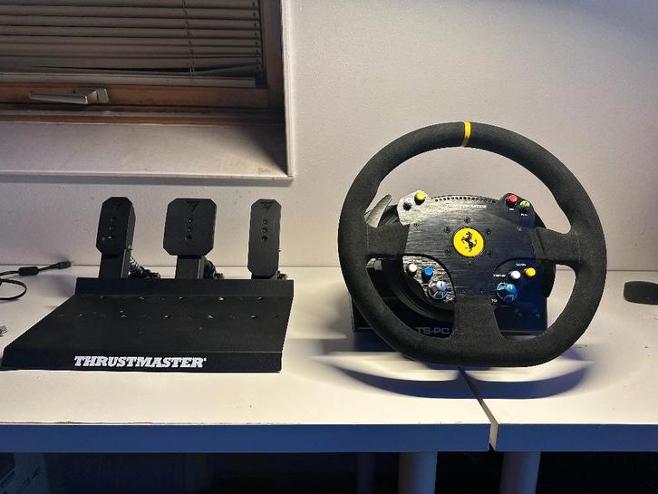 Trustmaster TS-PC Racer Ferrari 488 race stuur met pedals!, Computers en Software, Joysticks, Zo goed als nieuw, Ophalen