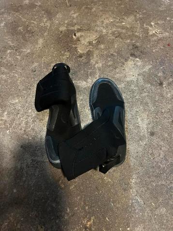 Surfschoenen maat 42 beschikbaar voor biedingen