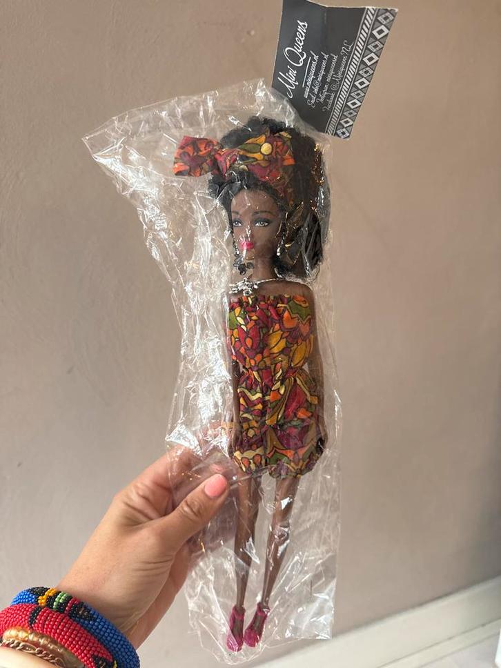Mini Queens Barbie - Helemaal Nieuw!, Kinderen en Baby's, Speelgoed | Poppen, Nieuw, Barbie, Ophalen of Verzenden