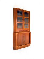 Vintage teakhouten hoekvitrine, Dyrlund ‘70, Huis en Inrichting, 200 cm of meer, Glas, Zo goed als nieuw, Vintage retro buisframe design rotan webbing papercord