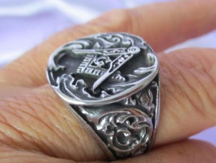 Prachtig bewerkte Master Masonic (Vrijmetselaars) ring, Sieraden, Tassen en Uiterlijk, Ringen, Nieuw, Heer, 20 of groter, Zilver