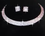 Zilveren ketting, met veel strass en oorbellen., Verzenden, Nieuw, Zilver, Overige materialen