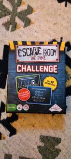 Escape Room Challenge - Bordspel, Identity Games, Ophalen of Verzenden, Zo goed als nieuw, Een of twee spelers