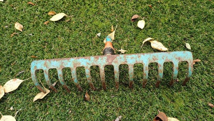 Gardena combisysteem hark, woeler + aanaarder, Tuin en Terras, Hand-tuingereedschap, Gebruikt, Hark, Ophalen of Verzenden