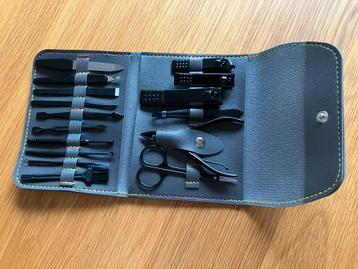 Manicure set beschikbaar voor biedingen