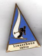 BROCHE WURZERALM LINZERHAUS 1400 M SKIER OOSTENRIJK EMAILLE, Verzenden, Gebruikt, Overige onderwerpen