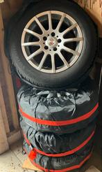 Set Winterbanden Fiat 500X - 205/60 R16 met velgen, Auto-onderdelen, Banden en Velgen, Ophalen, Gebruikt, 16 inch, Banden en Velgen