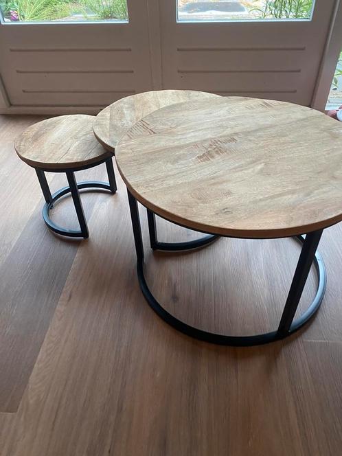 Set van 3 salontafels mango hout met zwart metalen poten, Huis en Inrichting, Tafels | Salontafels, Gebruikt, Minder dan 50 cm