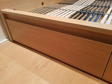 Ikea Malm bed 160cm, eikenfineer, incl lades en lattenbodems - afbeelding 4
