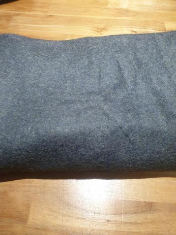 Wol antraciet beschikbaar voor biedingen