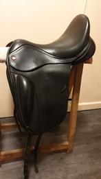 Mooi kent en master zadel 18 inch, Dieren en Toebehoren, Paarden en Pony's | Zadels, Ophalen of Verzenden, Zo goed als nieuw, Dressuur