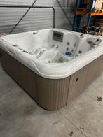 Wellis Spa/Jacuzzi - Lekdicht, Aandacht Nodig, Ophalen, Gebruikt, Vast, Inbouw