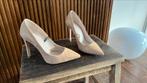 PUMPS, Beige, Ophalen of Verzenden, Zo goed als nieuw, Pumps