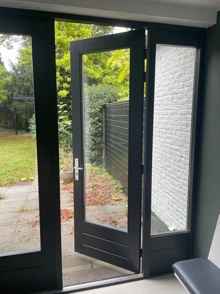 Openslaande deuren met houten kozijnen en zijlicht, Doe-het-zelf en Verbouw, Deuren en Horren, Gebruikt, Buitendeur, 215 cm of meer