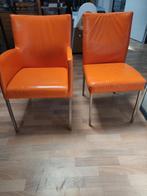 6 leren oranje stoelen 2 zonder leuning en 4 met, Gebruikt, Ophalen