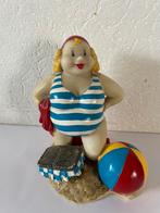 Boston Warehouse Dame met Strandbal, Verzamelen, Beelden en Beeldjes, Ophalen of Verzenden, Zo goed als nieuw, Mens