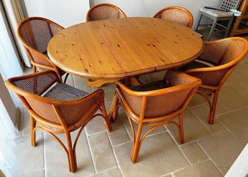 Tafel, stoelen, hoekkast, grenen, 4-6 persoons, rond, ovaal beschikbaar voor biedingen
