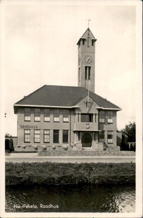 Nieuwe Pekela Raadhuis st 1942  fotokaart, Verzamelen, Ansichtkaarten | Nederland, Gelopen, Groningen, 1940 tot 1960, Verzenden