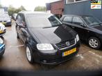 Volkswagen Touran 2.0-16V FSI Highline airco elek pak nap ap, Gebruikt, 4 cilinders, Zwart, Handgeschakeld