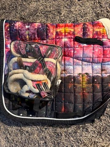 Pony dekje met peesbeschermers beschikbaar voor biedingen