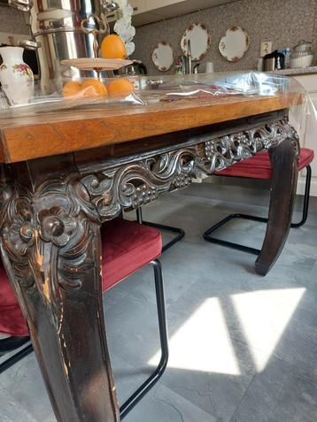 Eetkamer tafel beschikbaar voor biedingen