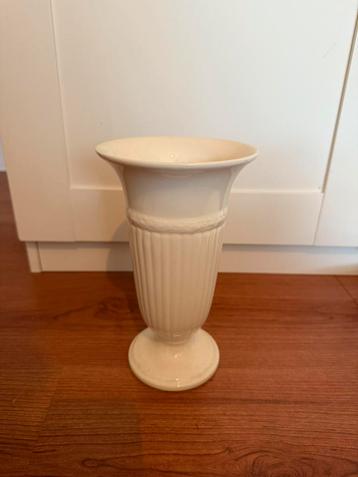 Wedgewood Edme Vaas 22 cm beschikbaar voor biedingen