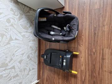Maxi-Cosi + base isofix beschikbaar voor biedingen