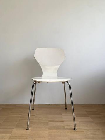 Arne Jacobsen vlinderstoel imitatie Stoelen Marktplaats