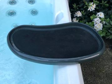 Tafeltje voor Zwembad/Jacuzzi - Opklapbaar beschikbaar voor biedingen