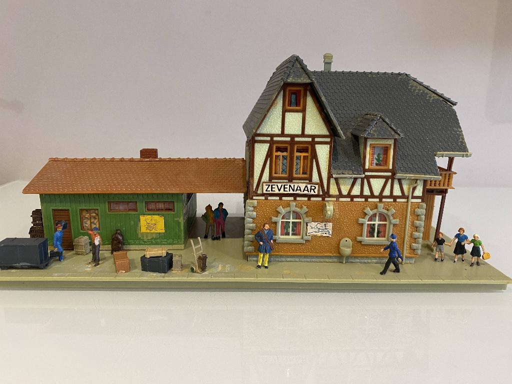 HO Faller B-101 station (762), Overige merken, Gebruikt, Gelijkstroom of Wisselstroom, Brug, Tunnel of Gebouw