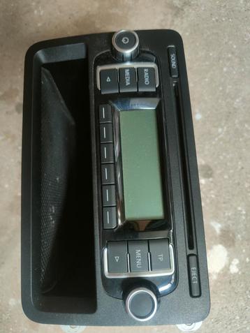 Orginele Volkswagen auto radio RCD 210  beschikbaar voor biedingen