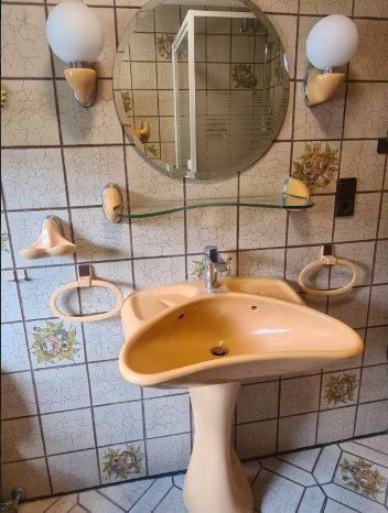 vintage set wastafel lavabo Luigi Colani curry geel, Verzamelen, Retro, Huis en Inrichting, Ophalen